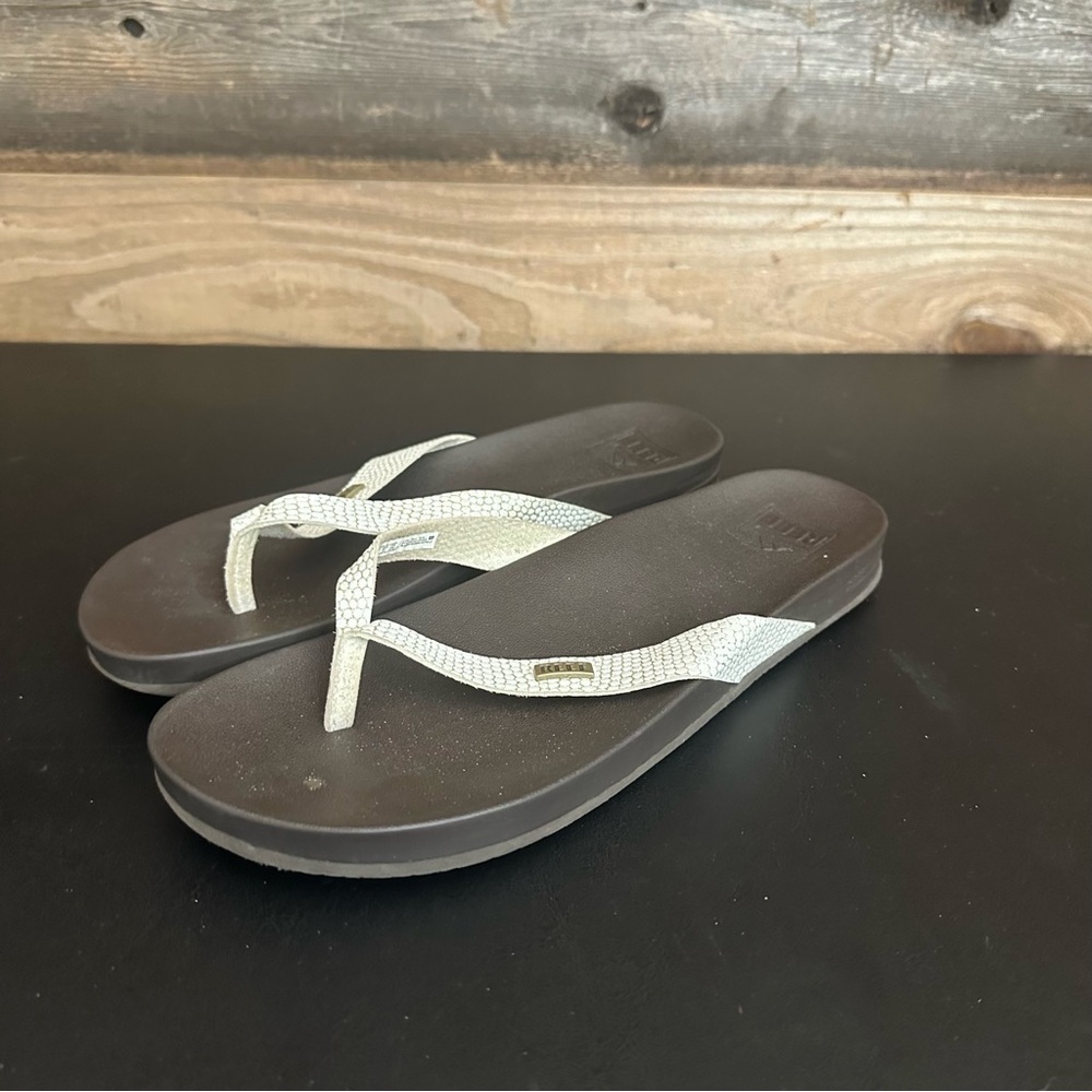 Reef‎ Cushion Court White Black Sassy Women's Flip Flop Sandals Size 10 Thongs